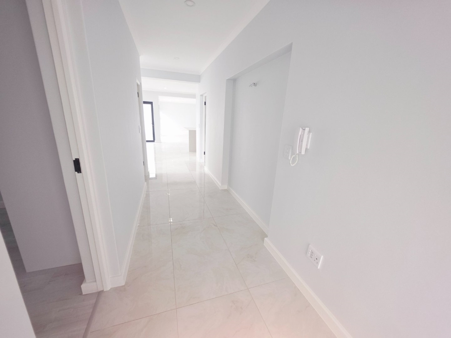 5 Bedroom Property for Sale in Sandown Western Cape